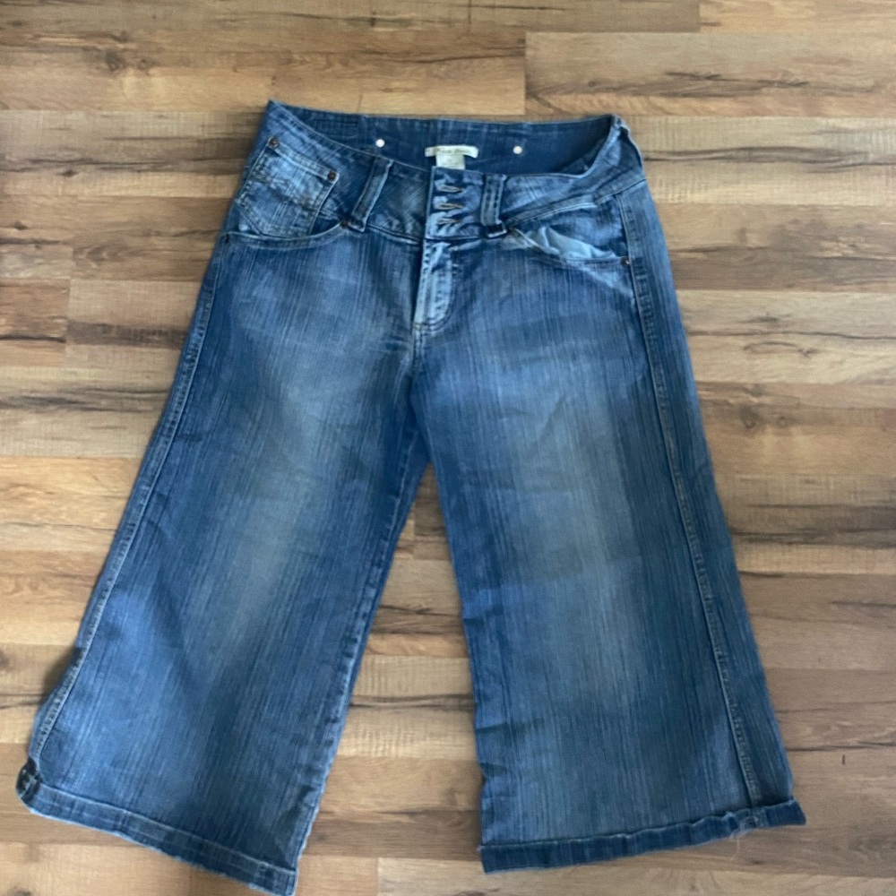 Neesa Denim Size 13 Capris